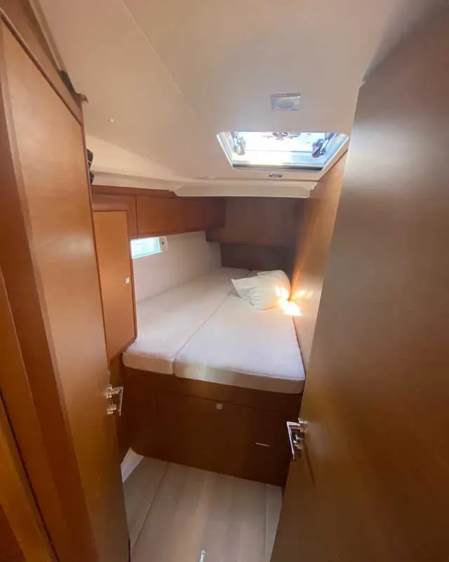 Cabin on Bianca Lady Gio, a Jeanneau Sun Odyssey 519 sailboat at Castellammare di Stabia, Italy