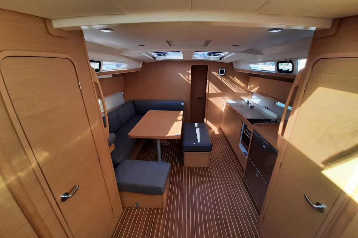 Salon of Diego, a Dufour 460 GL sailboat at Tonnarella, Italy
