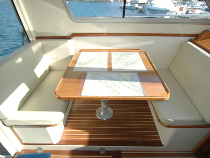 Salon of Fjaka, a SAS - Vektor Adria 1002 motorboat at Općina Sukošan, Croatia