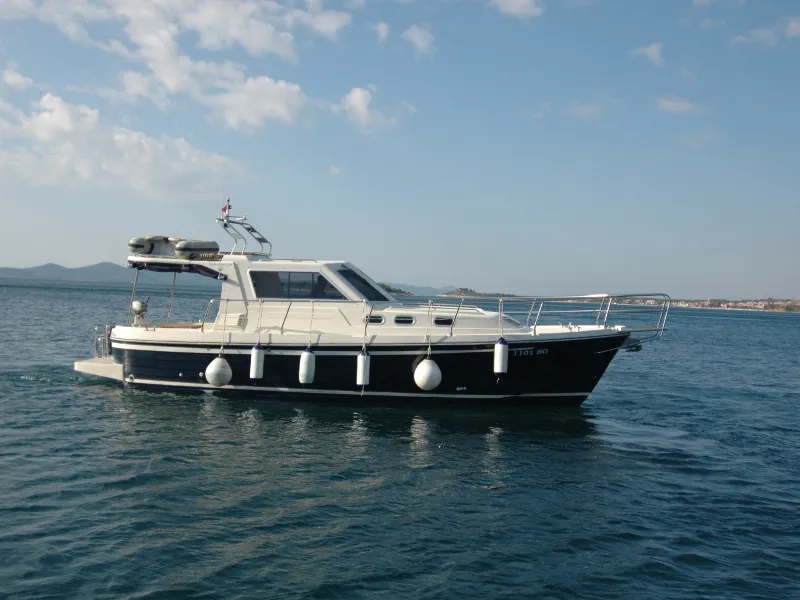 Exterior view of Fjaka, a SAS - Vektor Adria 1002 motorboat at Općina Sukošan, Croatia