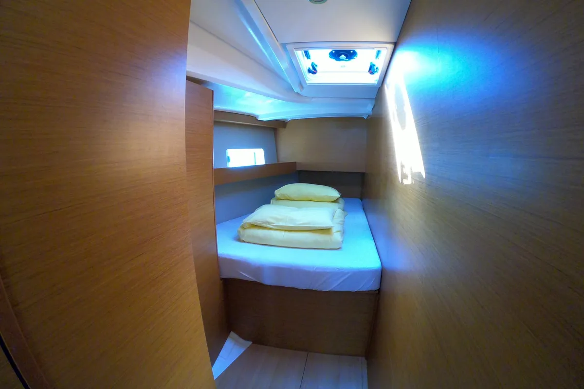 Cabin on Nonna, a Jeanneau Sun Odyssey 490 sailboat at Šibenik, Croatia