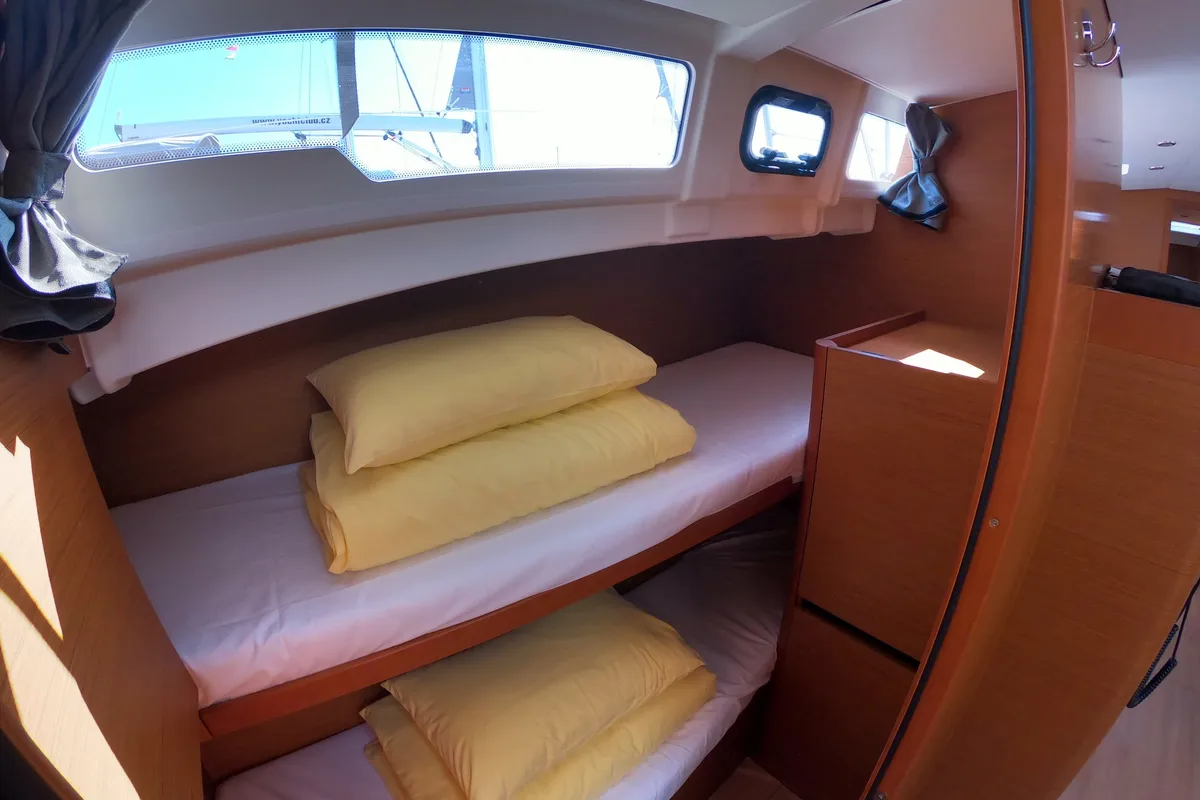 Cabin on Nonna, a Jeanneau Sun Odyssey 490 sailboat at Šibenik, Croatia