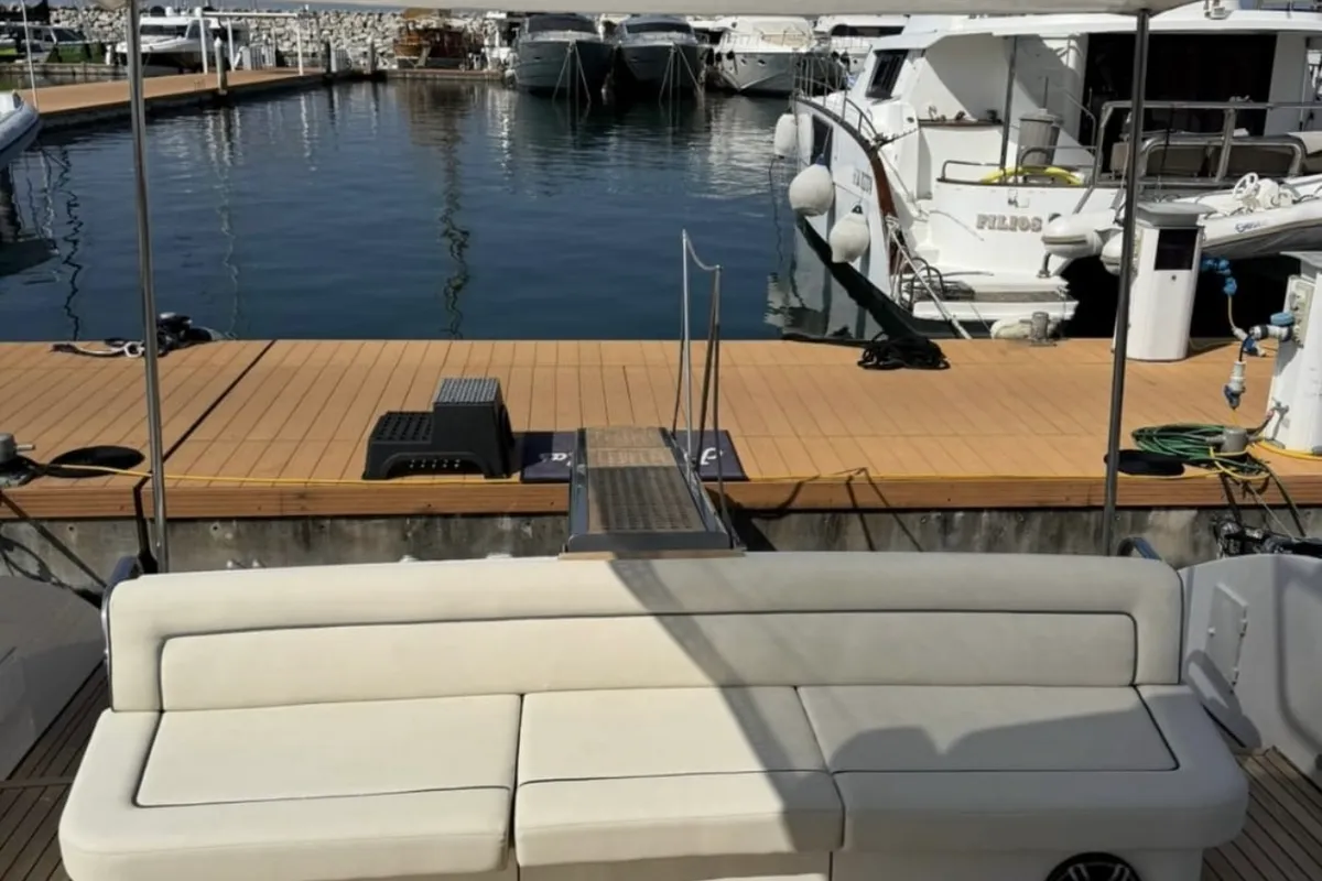 Pa' Que' Mas, a Cayman 55 catamaran at Salerno, Italy