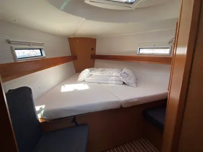 Cabin on Nia-Nya, a Bavaria Cruiser 40 sailboat at Općina Sukošan, Croatia