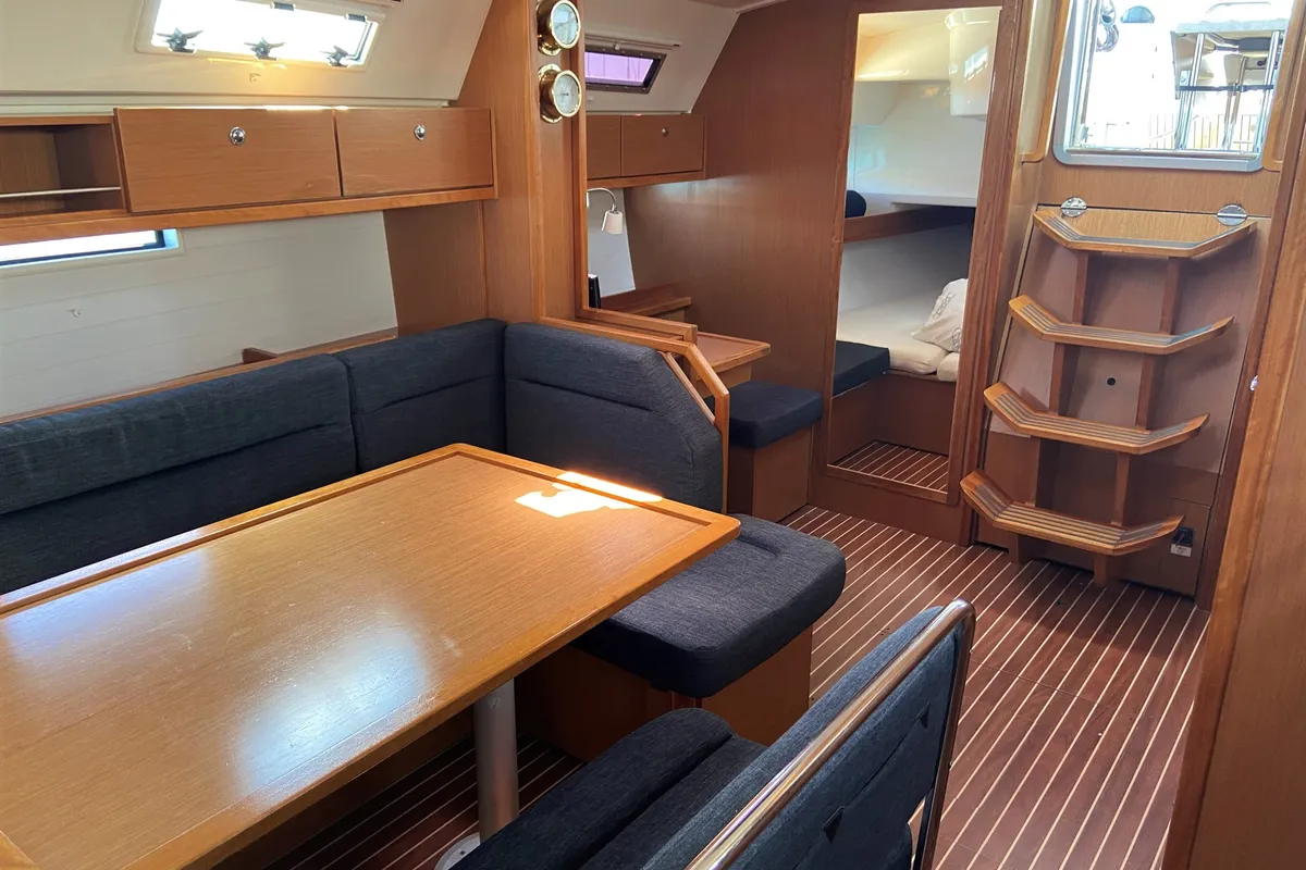 Salon of Nia-Nya, a Bavaria Cruiser 40 sailboat at Općina Sukošan, Croatia