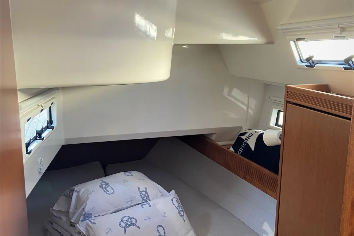 Cabin on Nia-Nya, a Bavaria Cruiser 40 sailboat at Općina Sukošan, Croatia