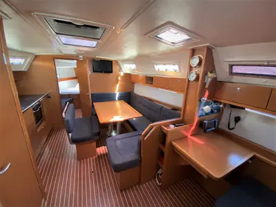 Salon of Nia-Nya, a Bavaria Cruiser 40 sailboat at Općina Sukošan, Croatia