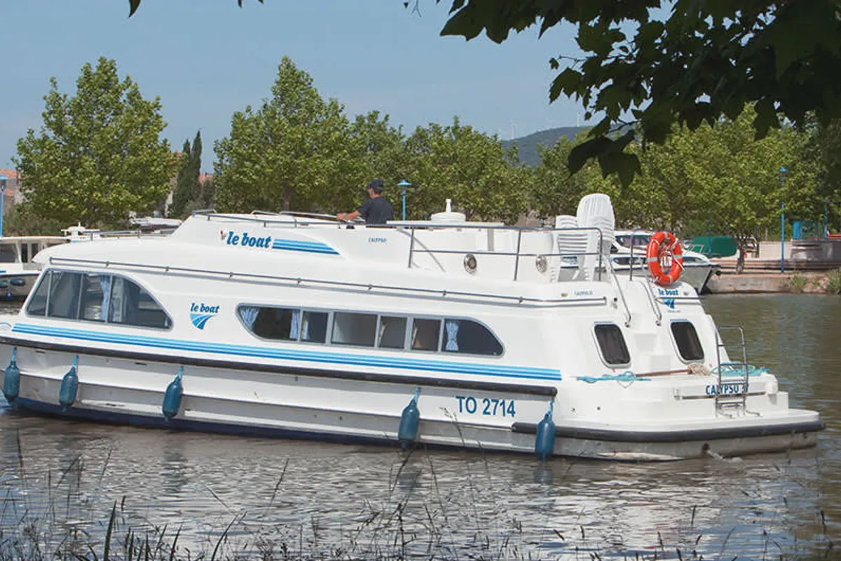 Exterior view of Cygnet Calypso, a motorboat at Castelnaudary, France