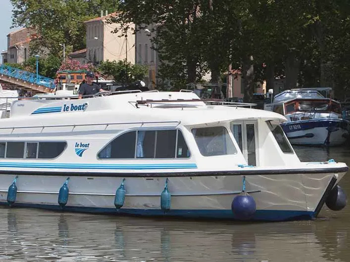 Exterior view of Cygnet Calypso, a motorboat at Castelnaudary, France