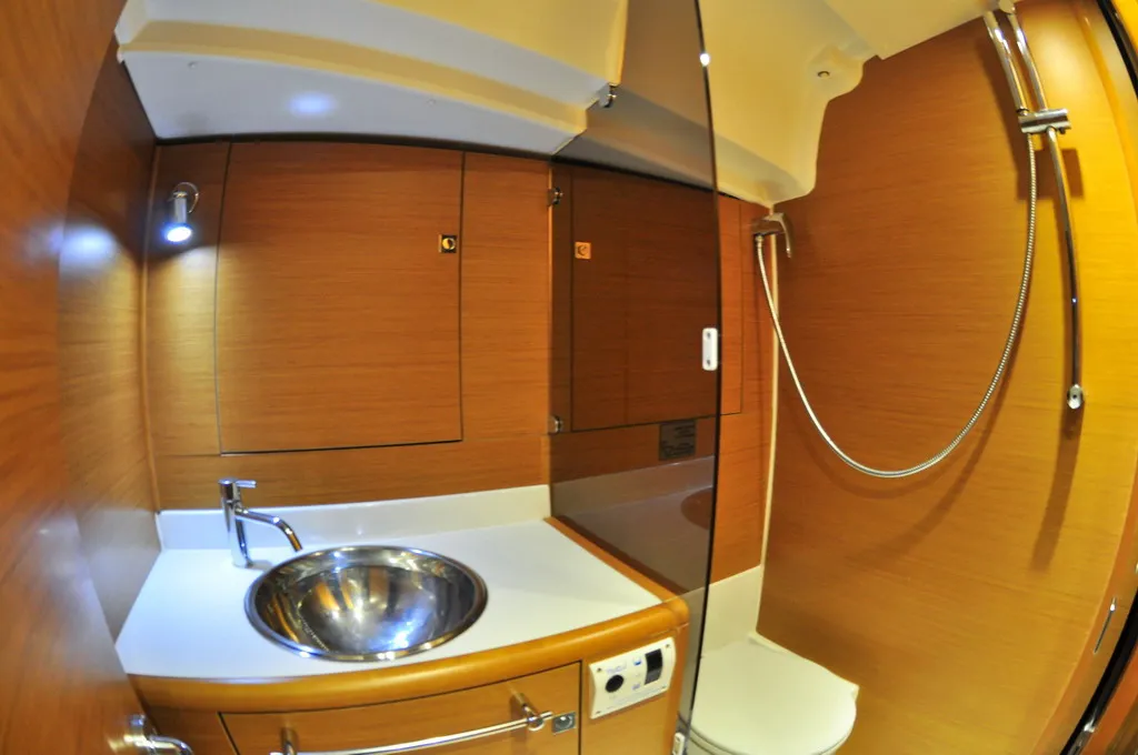 Head on Il Sole, a Jeanneau Sun Odyssey 439 sailboat at Athens, Greece