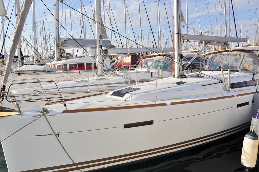 Exterior view of Il Sole, a Jeanneau Sun Odyssey 439 sailboat at Athens, Greece
