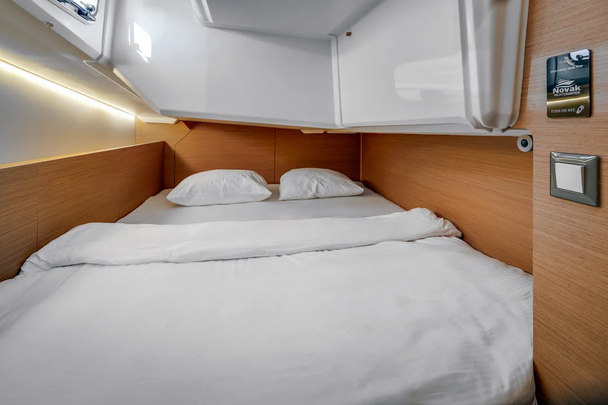 Cabin on Nala, a Jeanneau Sun Odyssey 380 sailboat at Biograd na Moru, Croatia