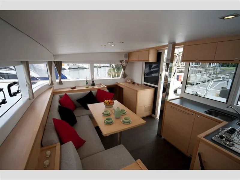 Salon of Le Grand Bleu, a Lagoon 39 catamaran at Kontokali, Greece