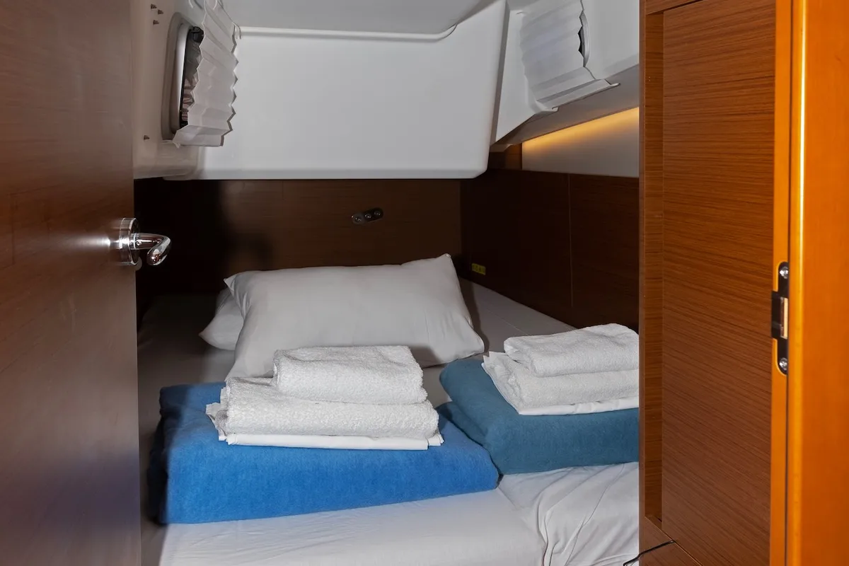 Cabin on Midnight Kiss, a Jeanneau Sun Odyssey 410 sailboat at Split, Croatia