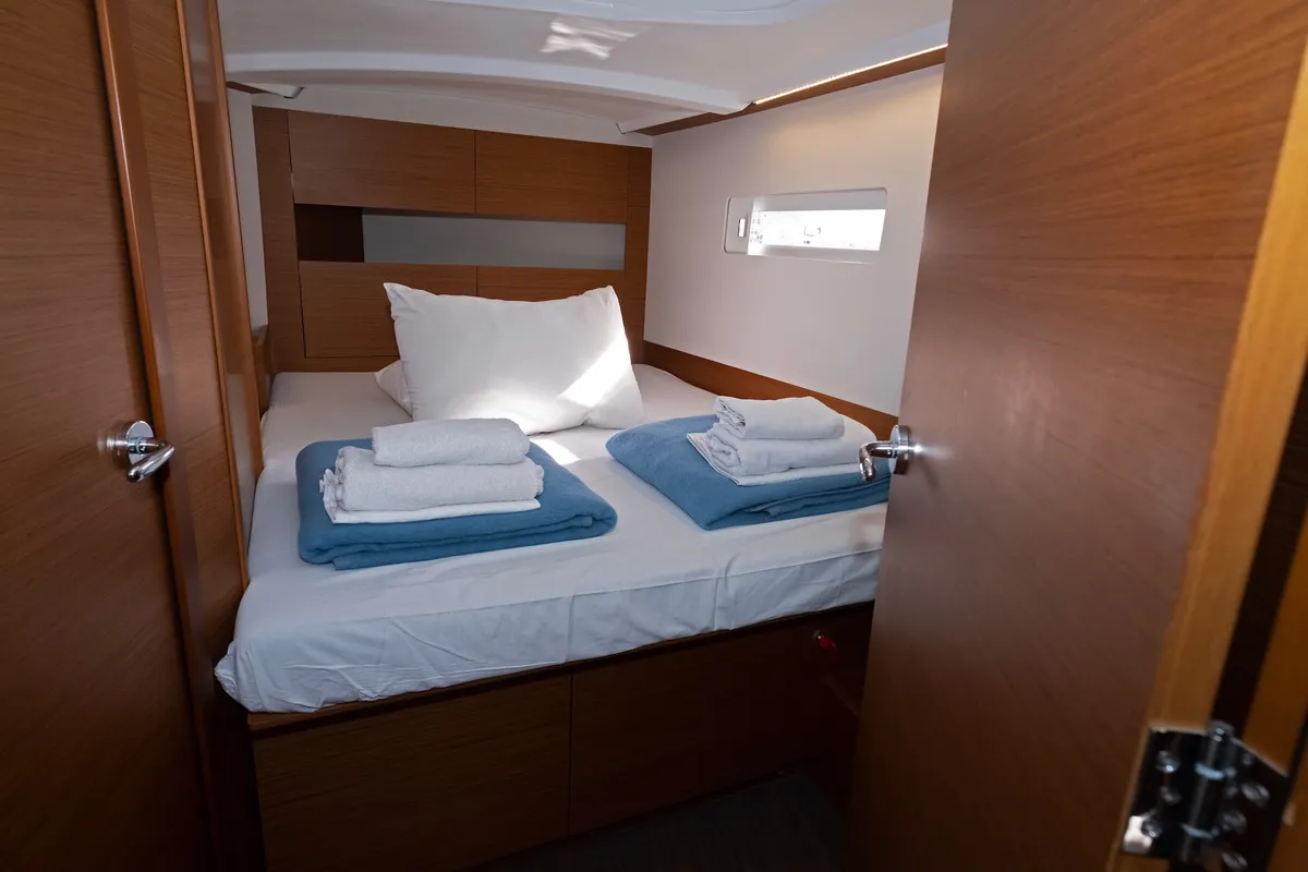 Cabin on Midnight Kiss, a Jeanneau Sun Odyssey 410 sailboat at Split, Croatia