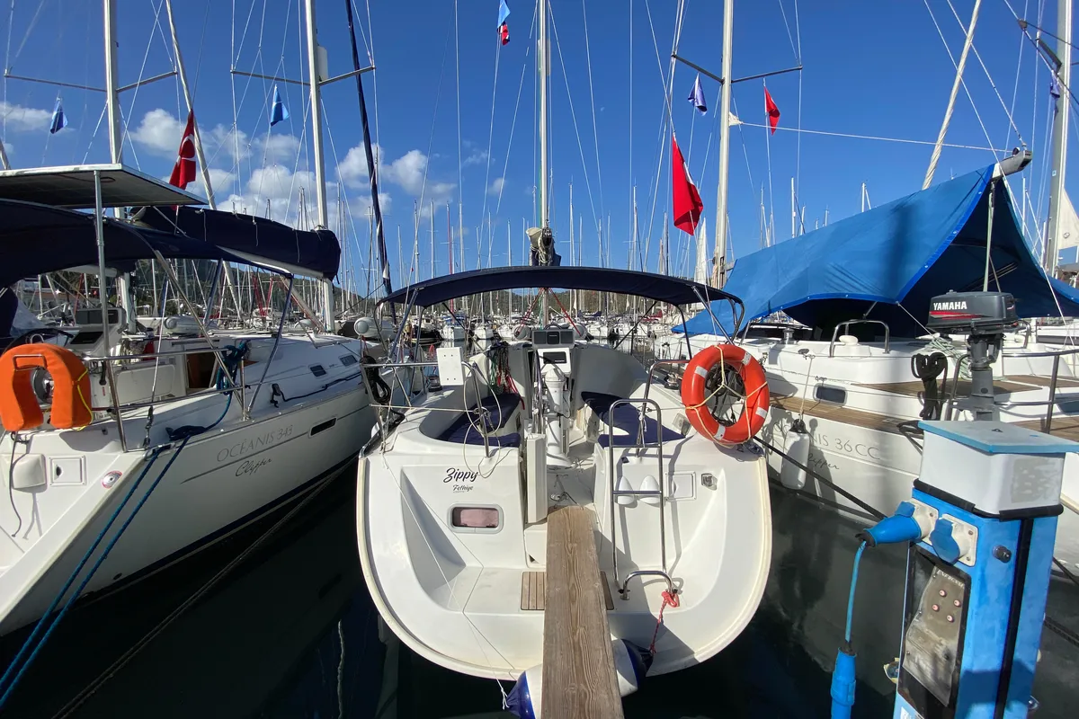 Deck of Zippy, a Beneteau Oceanis 323 sailboat at Fethiye, Turkey