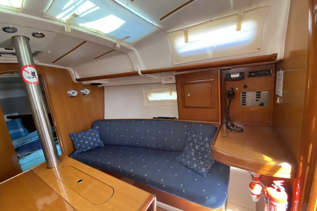 Salon of Zippy, a Beneteau Oceanis 323 sailboat at Fethiye, Turkey