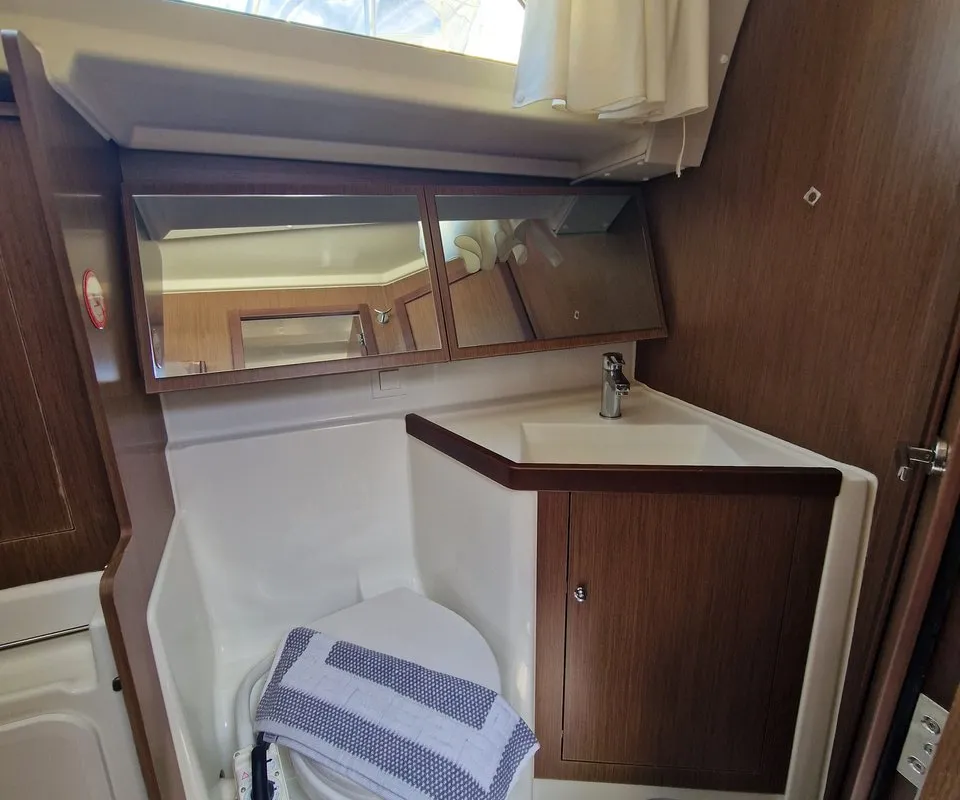 Hera, a Beneteau Oceanis 41.1 sailboat at Municipal Unit of Palairos, Greece