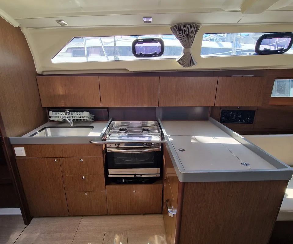 Hera, a Beneteau Oceanis 41.1 sailboat at Municipal Unit of Palairos, Greece