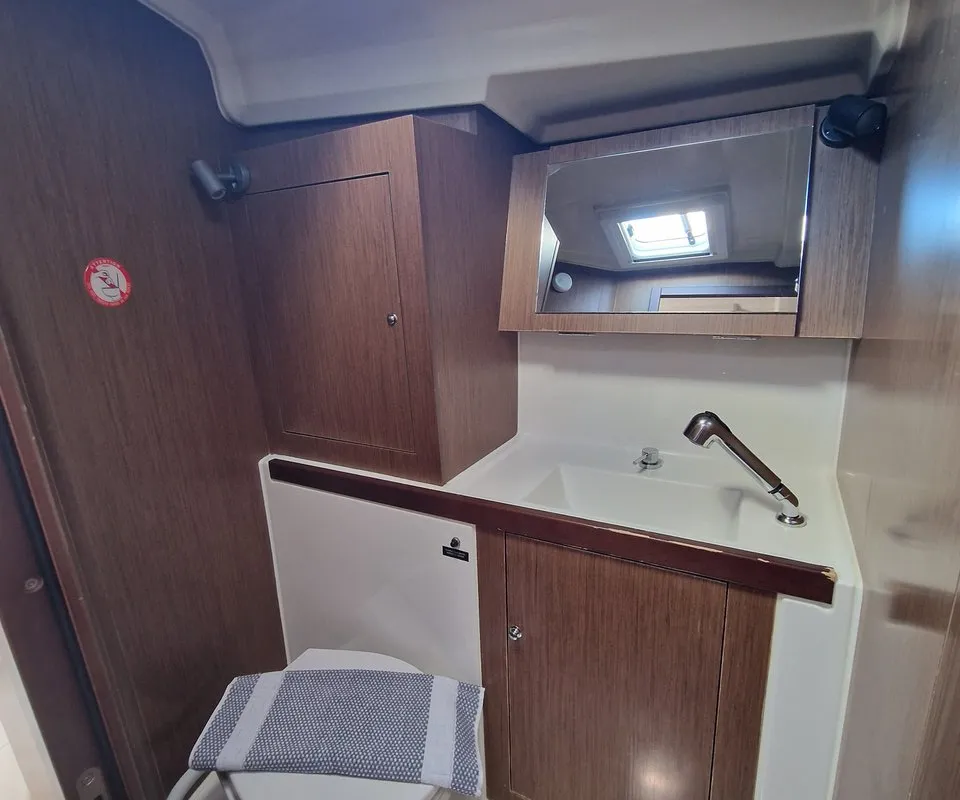 Hera, a Beneteau Oceanis 41.1 sailboat at Municipal Unit of Palairos, Greece