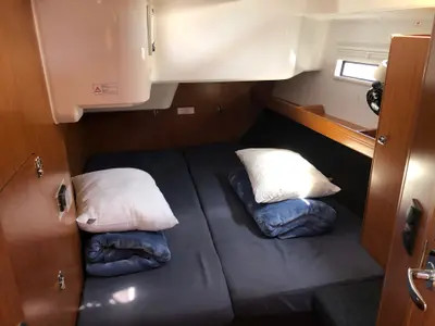 Cabin on Ekavi, a Bavaria Cruiser 51 sailboat at Athens, Greece