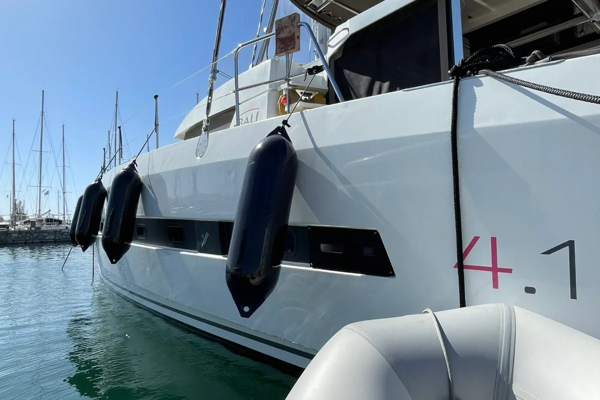 Exterior view of Mali Blue, a Bali 4.1 catamaran at Ellomenos, Greece