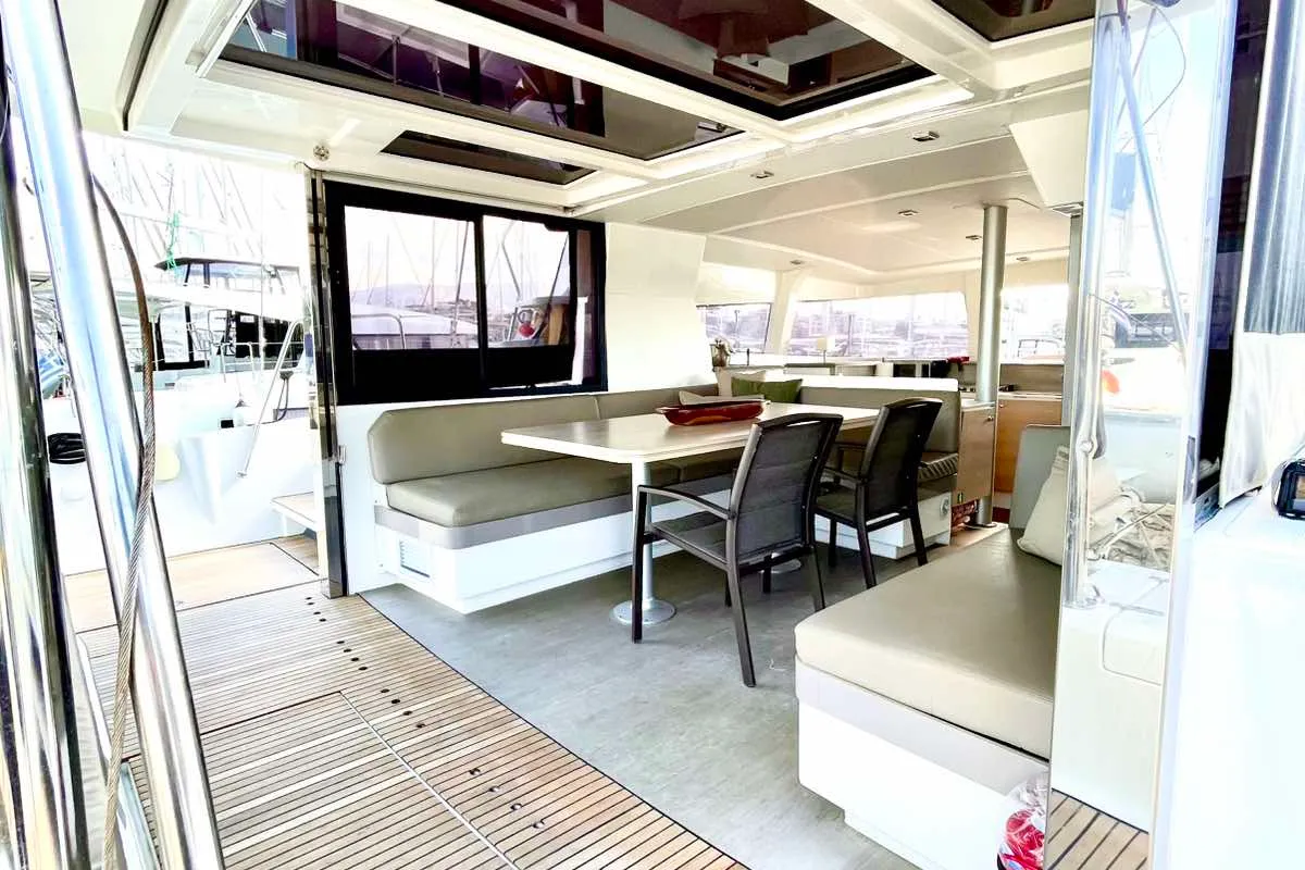 Salon of Mali Blue, a Bali 4.1 catamaran at Ellomenos, Greece