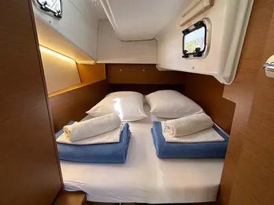 Cabin on Star Kiss, a Jeanneau Sun Odyssey 350 sailboat at Dubrovnik, Croatia
