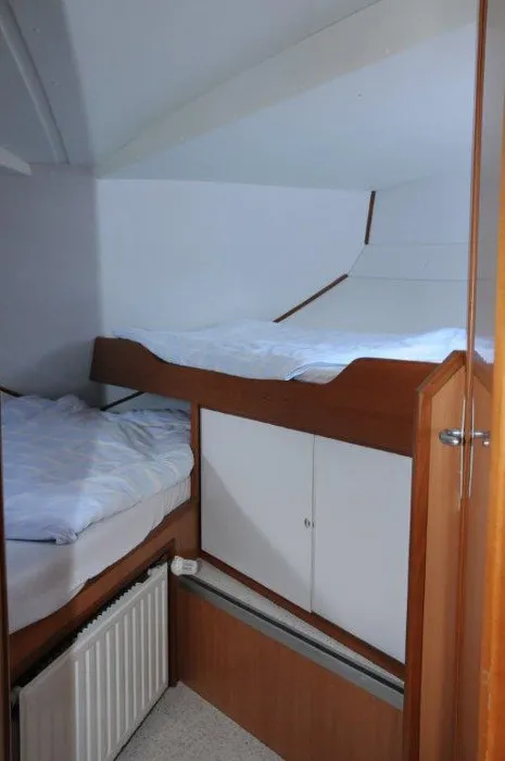Cabin on Schumann, a Gulet Tarpon 42 N motorboat at Lübz, Germany