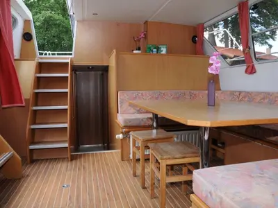 Salon of Schumann, a Gulet Tarpon 42 N motorboat at Lübz, Germany