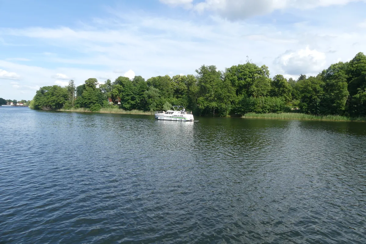 Exterior view of Schumann, a Gulet Tarpon 42 N motorboat at Lübz, Germany