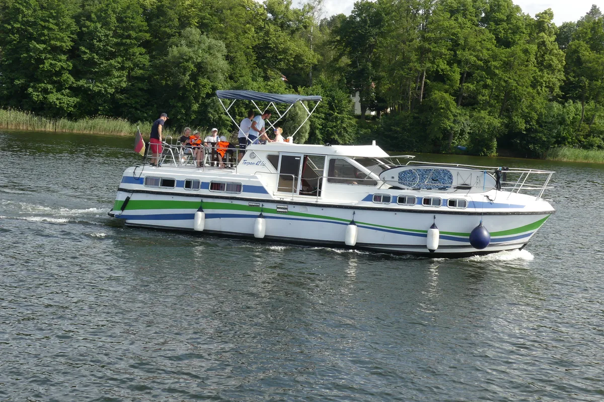 Exterior view of Schumann, a Gulet Tarpon 42 N motorboat at Lübz, Germany