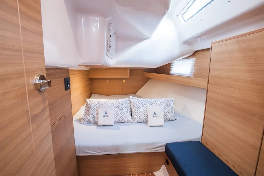 Cabin on Linea Uno, a Elan Impression 45.1 sailboat at Zadar, Croatia