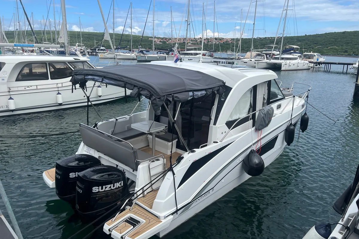 Exterior view of Jack, a Beneteau Antares 9 OB motorboat at Punat, Croatia