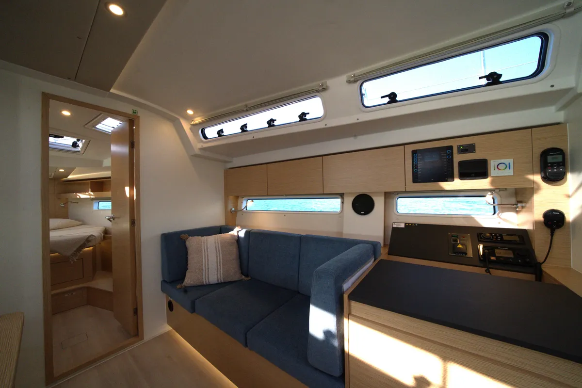 Salon of El Diablo, a Hanse 410 sailboat at Rosignano Solvay, Italy