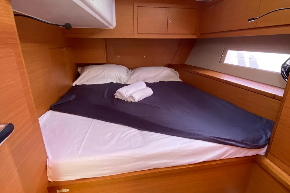 Cabin on Dori, a Dufour 470 sailboat at Tonnarella, Italy