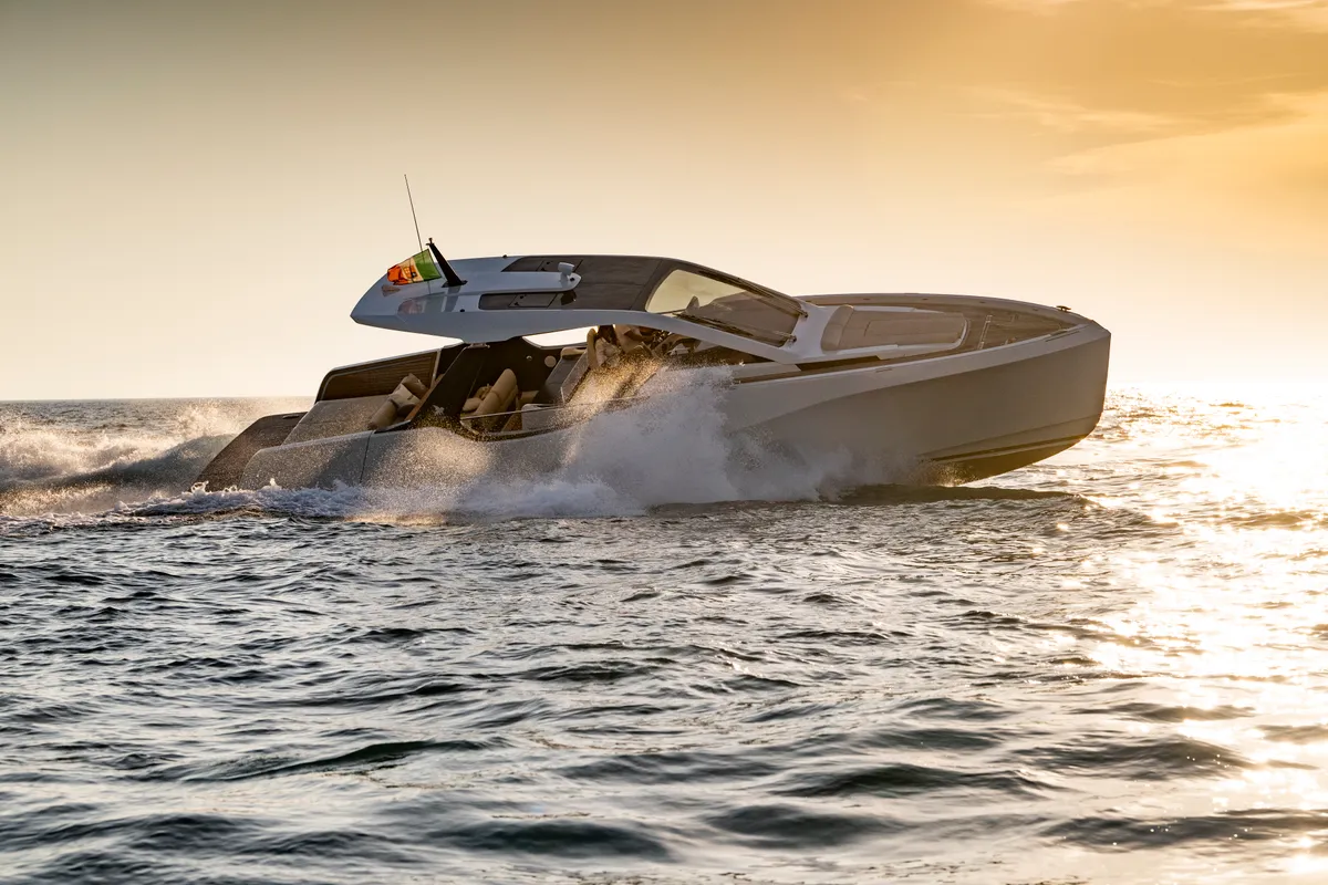 no_name, a Italia Yachts IY 43 Veloce motorboat at San Vincenzo, Italy