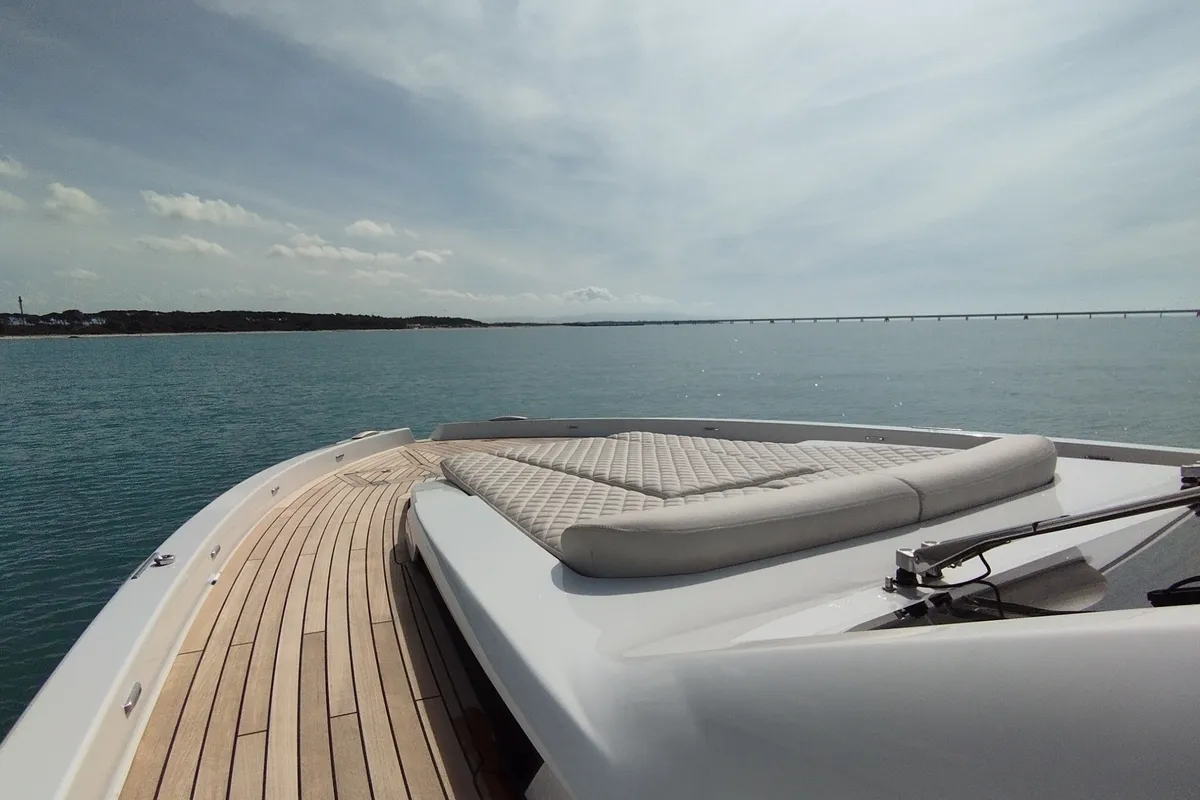 no_name, a Italia Yachts IY 43 Veloce motorboat at San Vincenzo, Italy