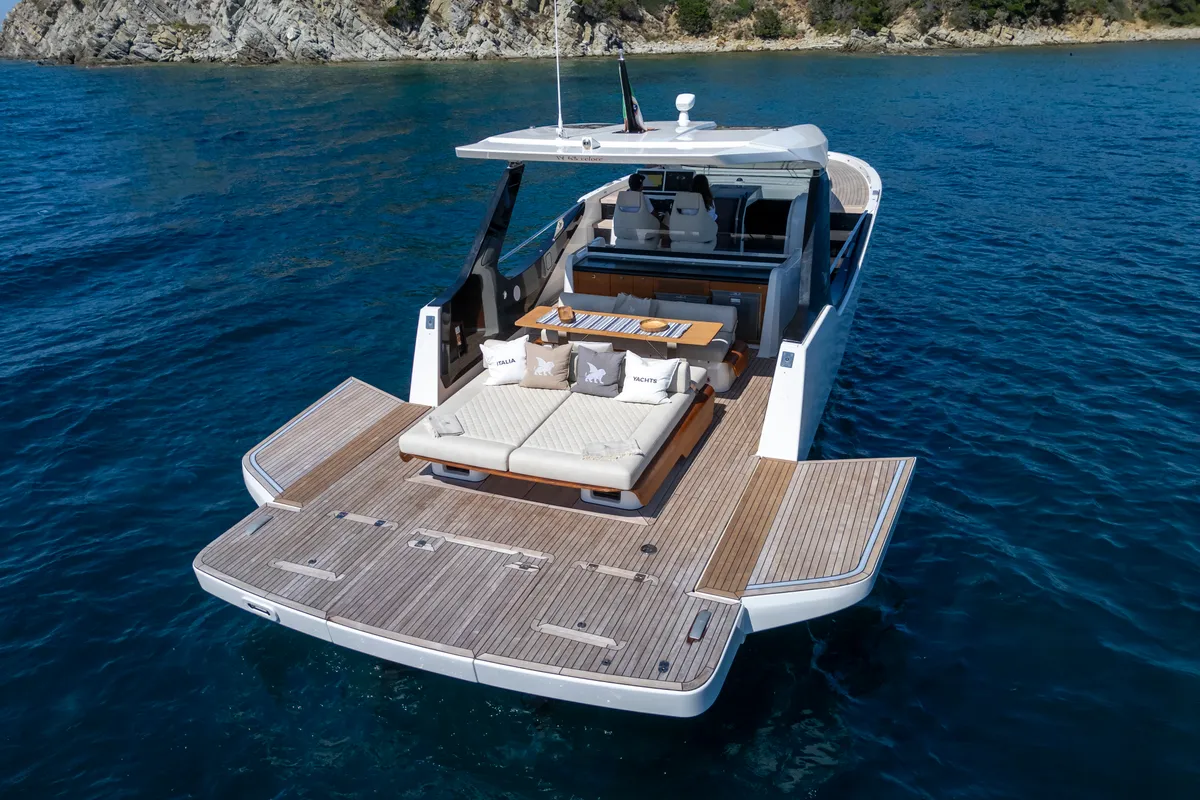 no_name, a Italia Yachts IY 43 Veloce motorboat at San Vincenzo, Italy