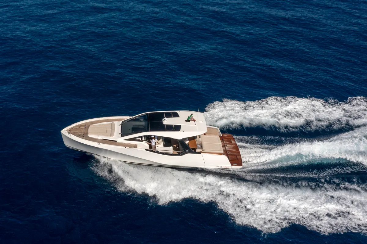 no_name, a Italia Yachts IY 43 Veloce motorboat at San Vincenzo, Italy