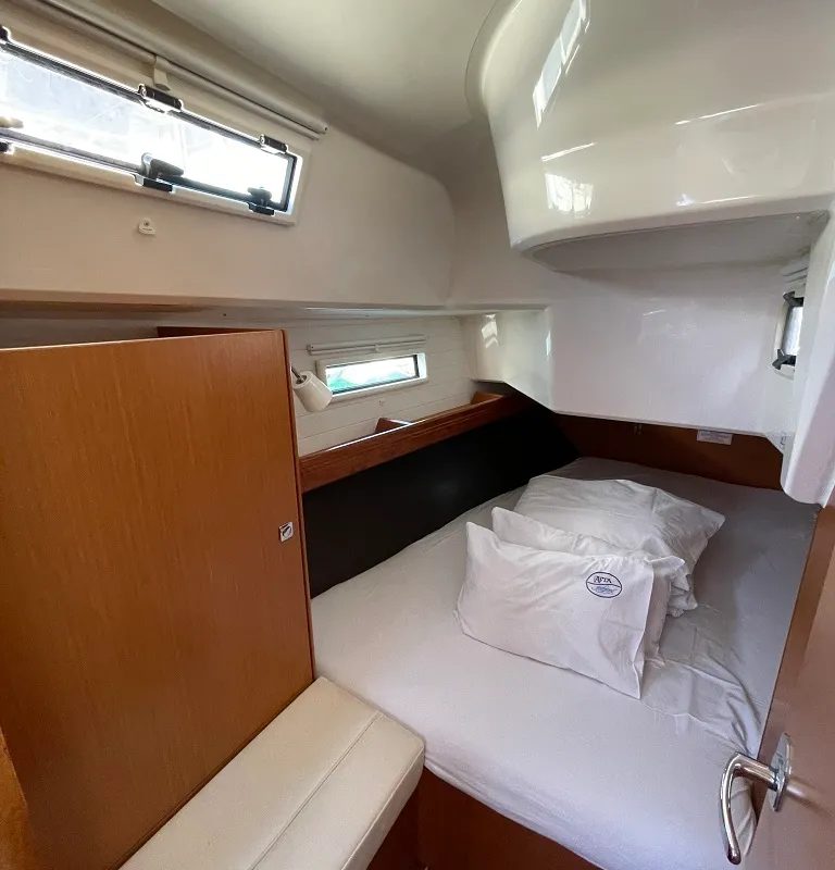 Cabin on Julia, a Bavaria Cruiser 37 sailboat at Sukošan, Croatia