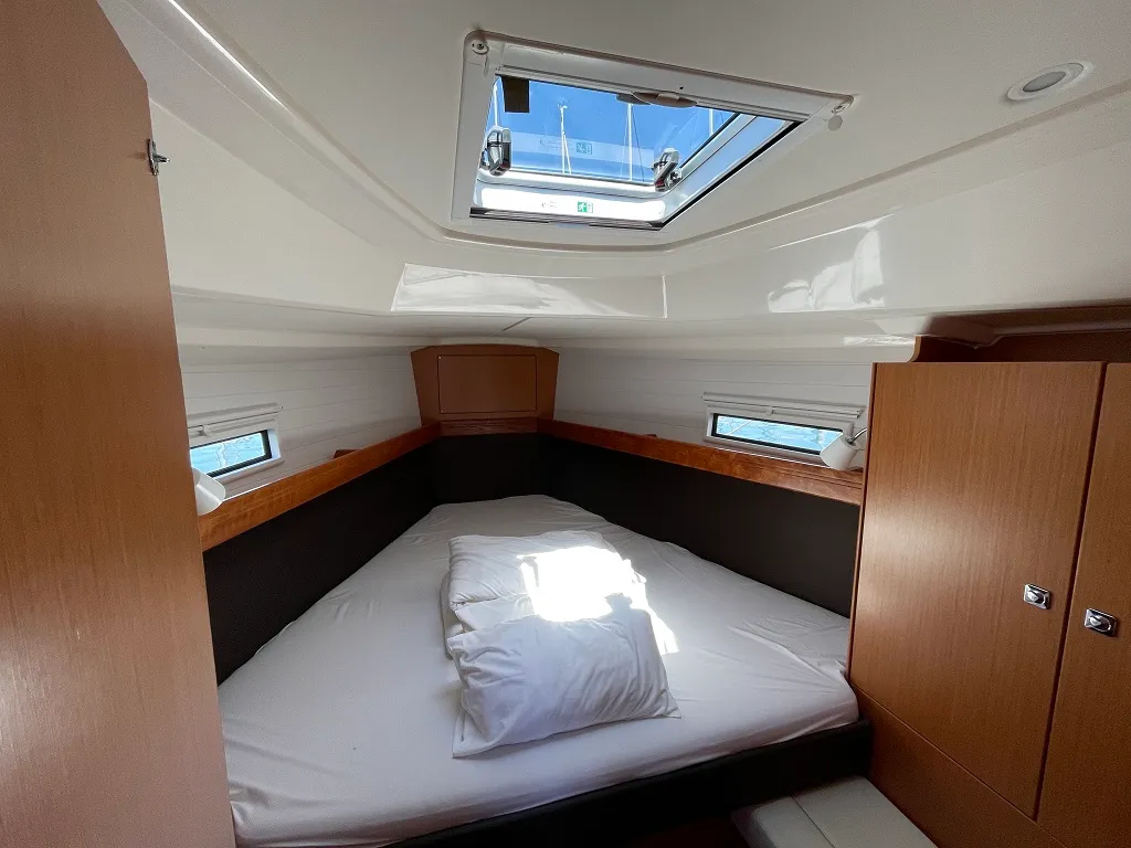 Cabin on Julia, a Bavaria Cruiser 37 sailboat at Sukošan, Croatia