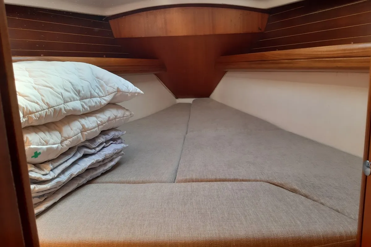 Cabin on Anja, a Elan 333 sailboat at Zadar, Croatia