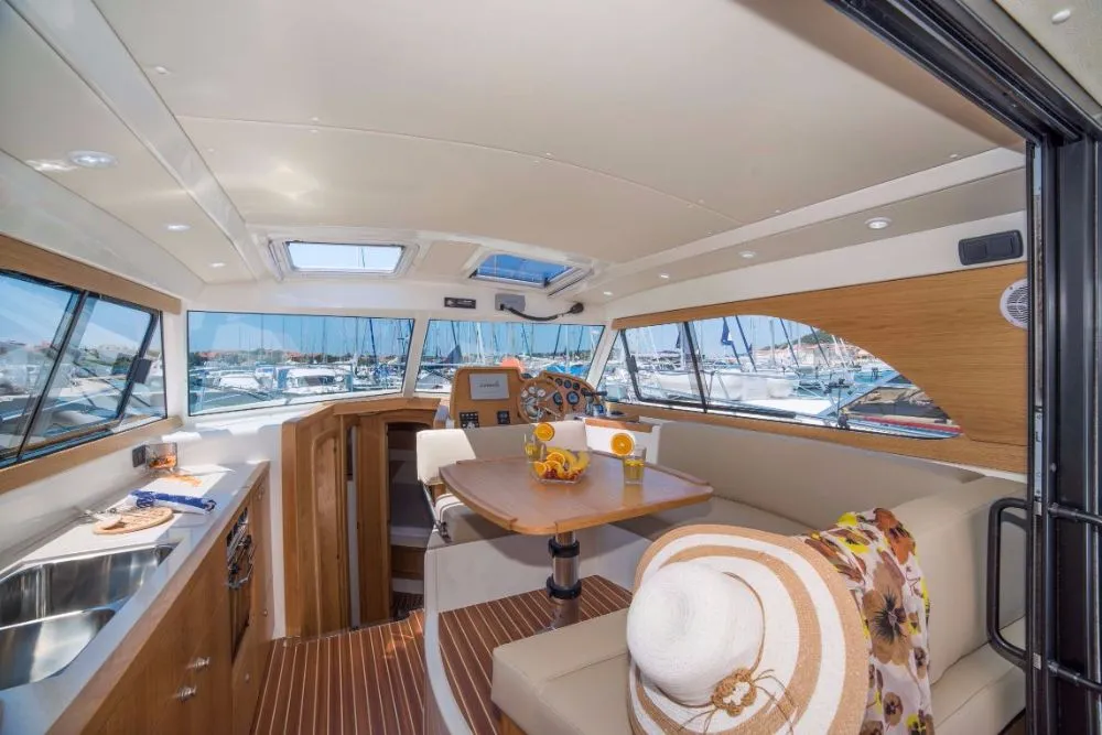 Salon of Mira, a SAS - Vektor Adriana 36 motorboat at Jezera, Croatia