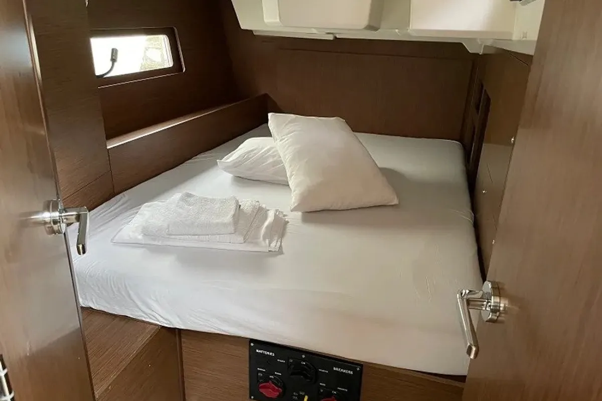 Cabin on FILIRA, a Beneteau Oceanis 46.1 sailboat at Preveza, Greece