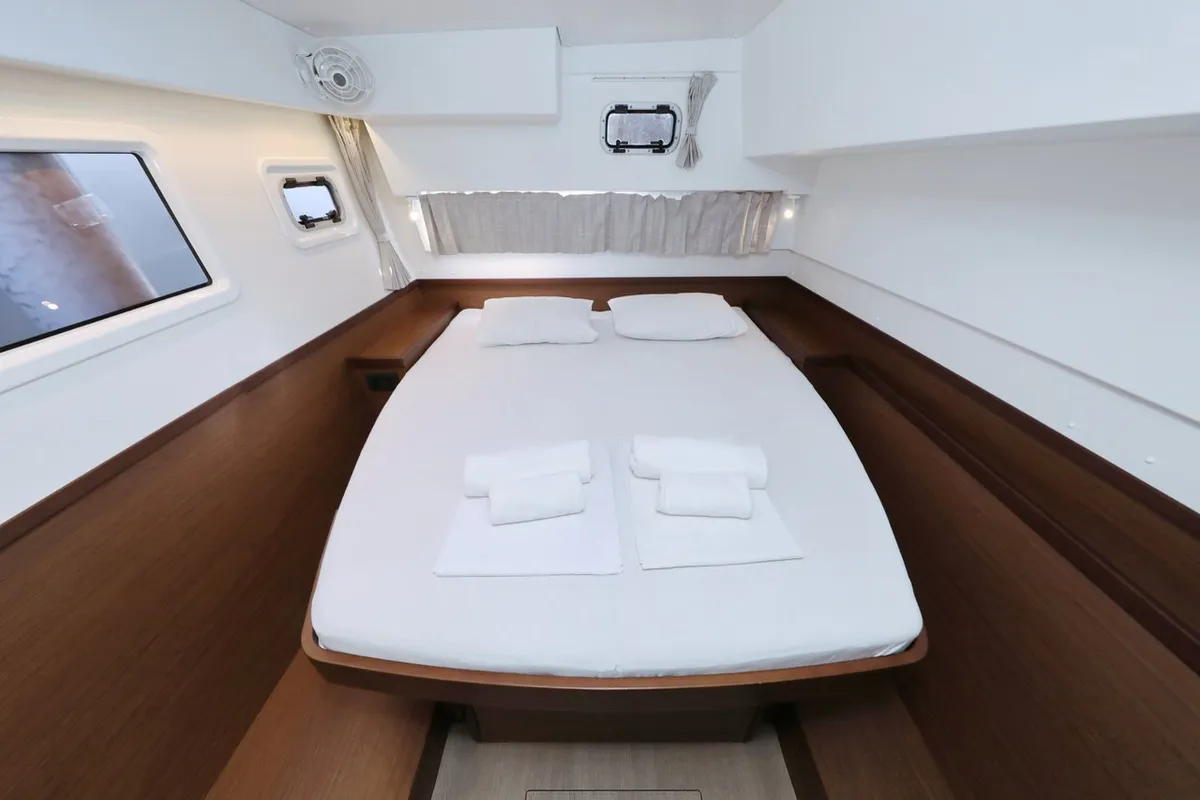 Cabin on Madre Perla, a Lagoon 42 catamaran at Sukošan, Croatia