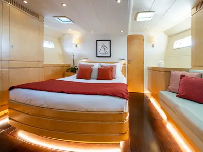 Cabin on Lady 8, a CNB Bordeaux 95 sailboat at Svolvær, Norway