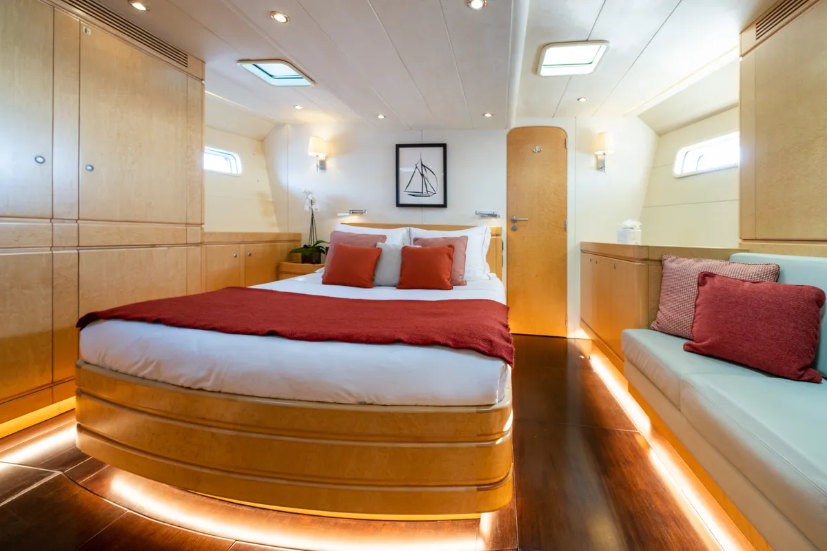 Cabin on Lady 8, a CNB Bordeaux 95 sailboat at Svolvær, Norway