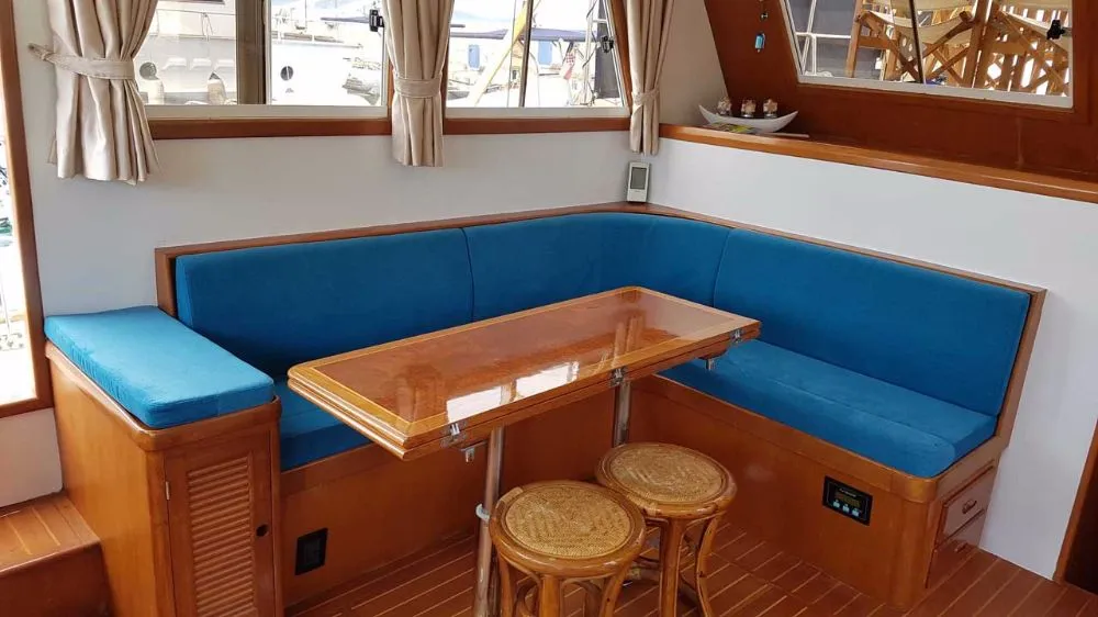 Salon of Sea Lion, a Custom Made Trawler HAMPTON 42 motor yacht at Zadar, Croatia