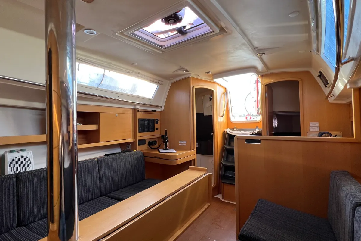 Salon of Odysse, a Delphia 31 sailboat at Kerners, France